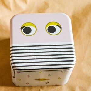 Cute Eyes Tin Box | Fossil